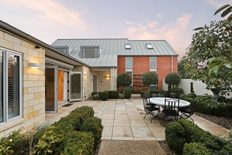 Photo of property in 4 Le Quesnoy Place, Cambridge, 3434