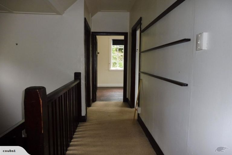 Photo of property in 39 Northland Road, Northland, Wellington, 6012