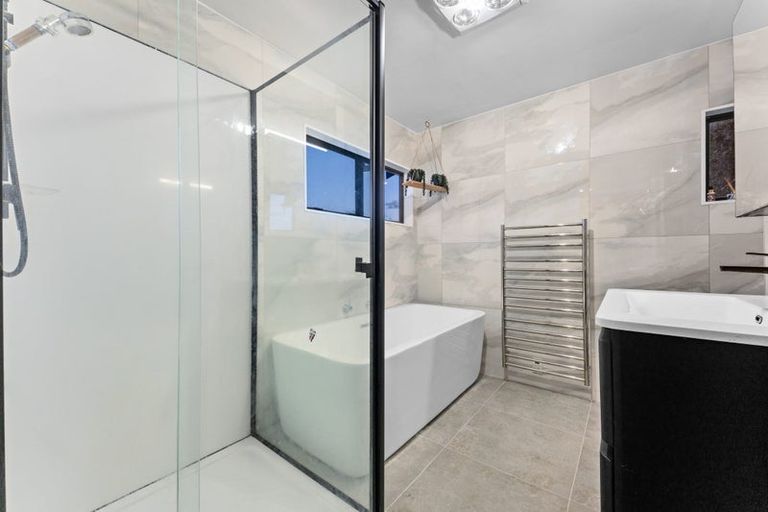 Photo of property in 1 Relko Crescent, Torbay, Auckland, 0630