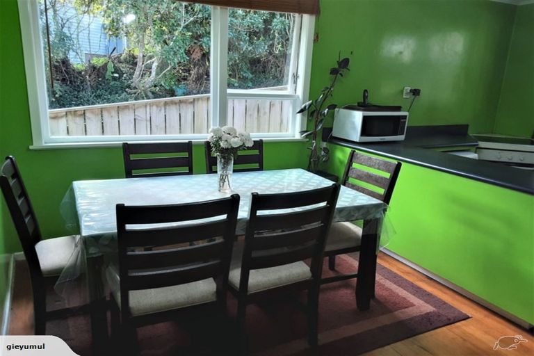 Photo of property in 6 Tobruk Street, Karori, Wellington, 6012