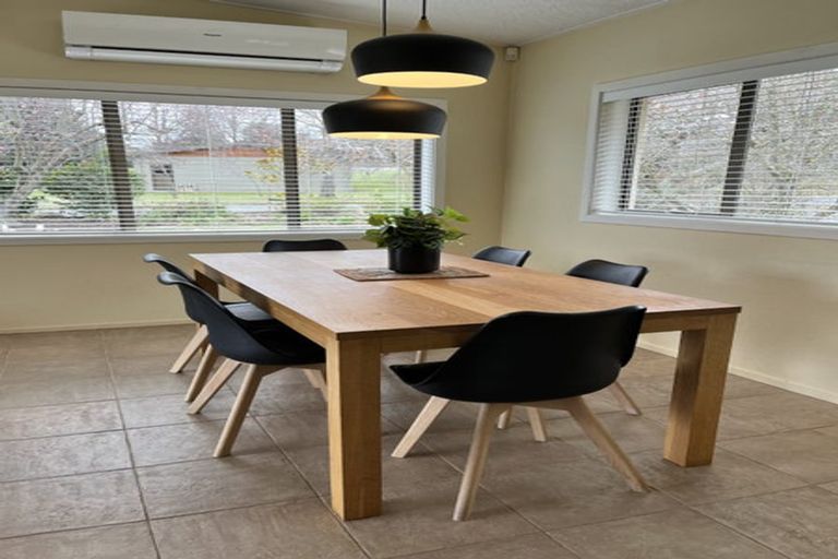 Photo of property in 261 Beacon Point Road, Wanaka, 9305