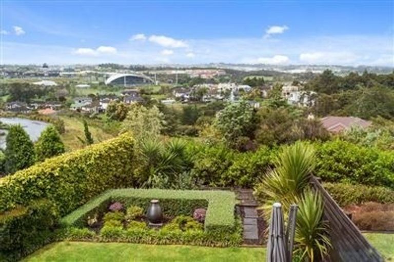 Photo of property in 140 Gills Road, Albany Heights, Auckland, 0632