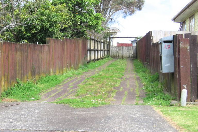 Photo of property in 19 Caringbah Drive, Papatoetoe, Auckland, 2025