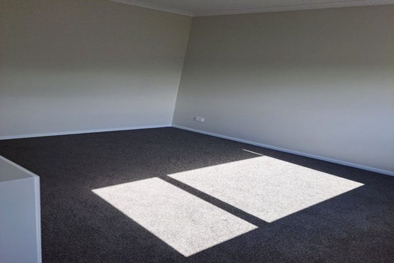 Photo of property in 2/125b Metcalfe Road, Ranui, Auckland, 0612