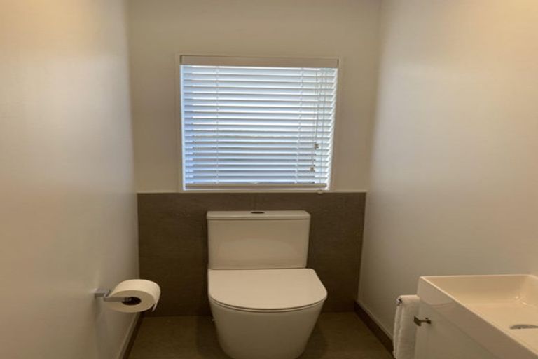 Photo of property in 2/3 Stratford Avenue, Milford, Auckland, 0620