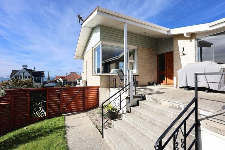 Photo of property in 16 Ure Street, South Hill, Oamaru, 9400