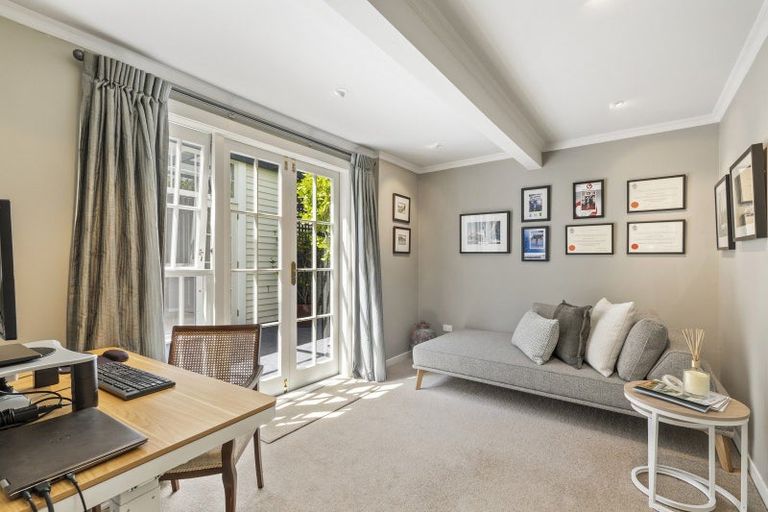 Photo of property in 7 Burnham Street, Seatoun, Wellington, 6022