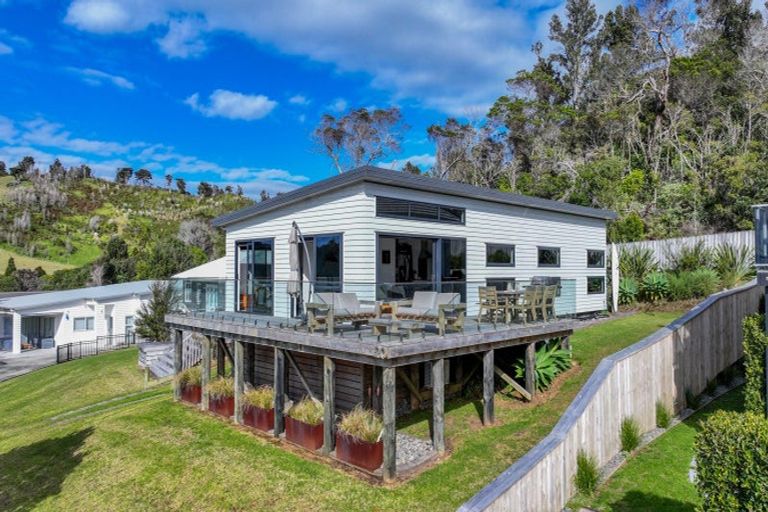 Photo of property in 20 Ross Place, Whiritoa, Whangamata, 3691