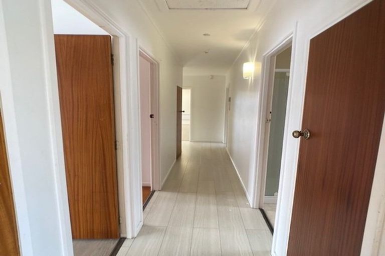 Photo of property in 302 Royal Road, Massey, Auckland, 0614