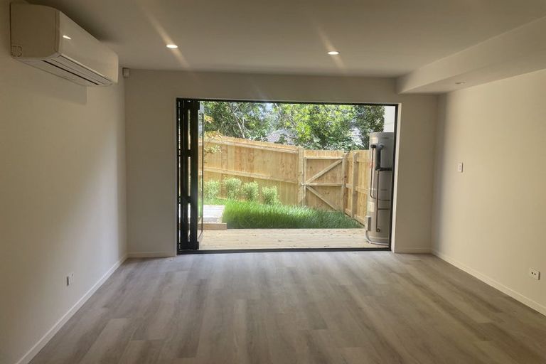 Photo of property in 6c Aralia Road, Sunnynook, Auckland, 0620