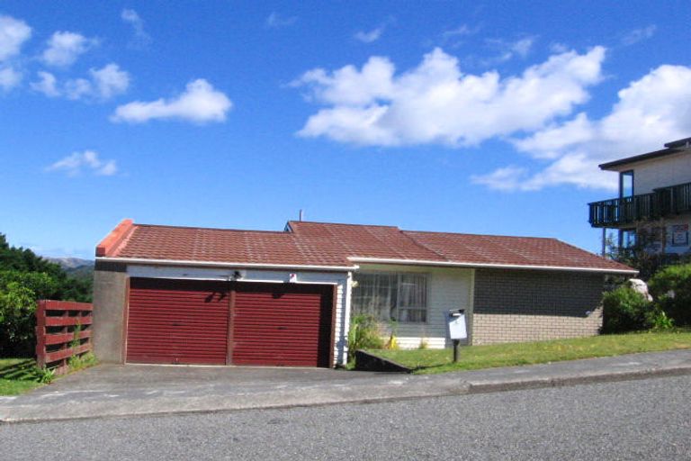 Photo of property in 165 Orangi Kaupapa Road, Northland, Wellington, 6012