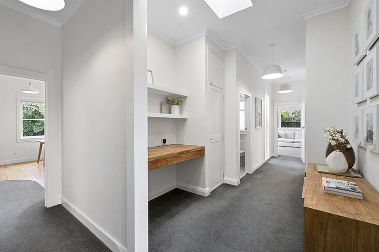 Photo of property in 66 Paynters Avenue, Strandon, New Plymouth, 4312