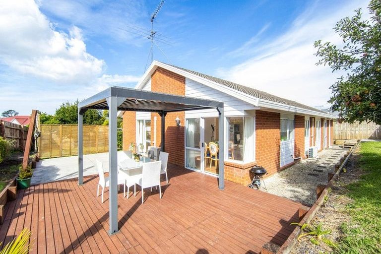 Photo of property in 3 Lanier Place, Glendene, Auckland, 0602