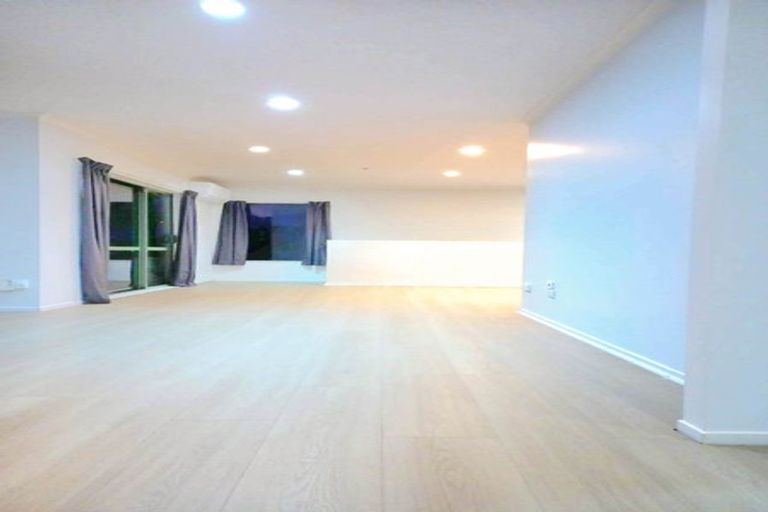 Photo of property in 14 Ruze Vida Drive, Massey, Auckland, 0614