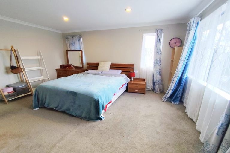 Photo of property in 1a Marina View Drive, Hobsonville, Auckland, 0618