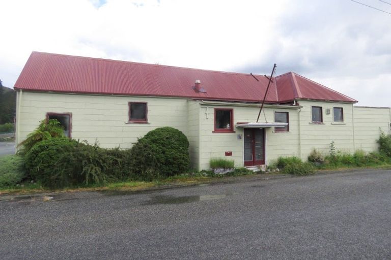 Photo of property in 69 Shiel Street, Reefton, 7830