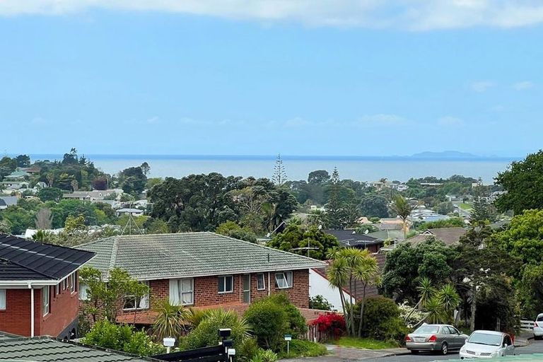 Photo of property in 4a Tower Hill, Stanmore Bay, Whangaparaoa, 0930