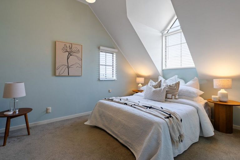 Photo of property in 8a Cassis Place, Crofton Downs, Wellington, 6035