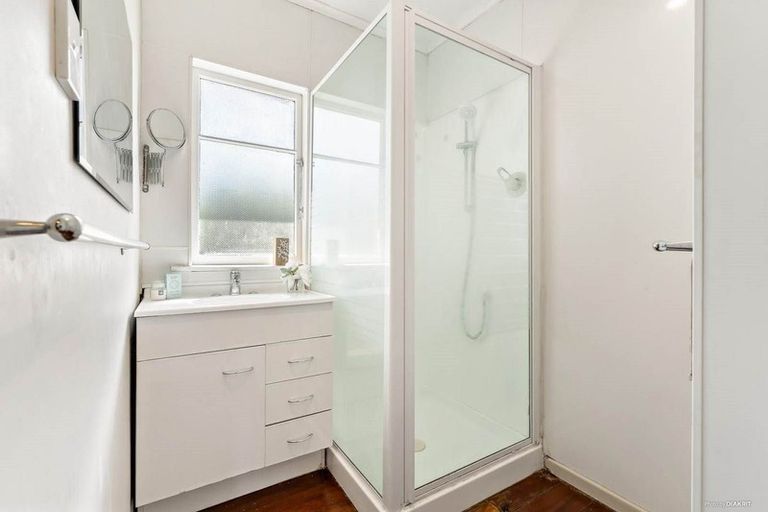 Photo of property in 30 Kereru Street, Henderson, Auckland, 0612