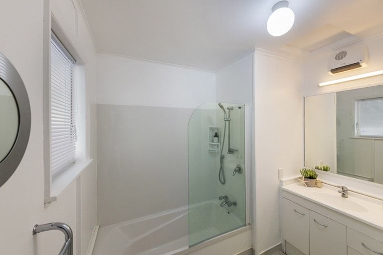 Photo of property in 28 Norwich Street, Wadestown, Wellington, 6012