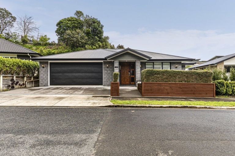Photo of property in 9 Frederick Place, Whalers Gate, New Plymouth, 4310