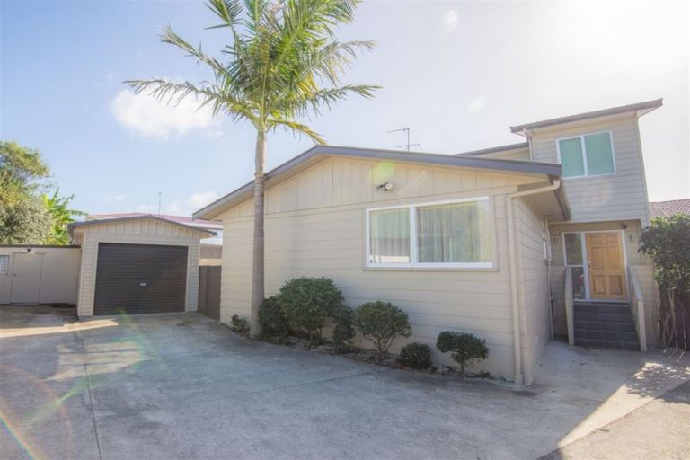 Photo of property in 132a Mcleod Road, Te Atatu South, Auckland, 0610