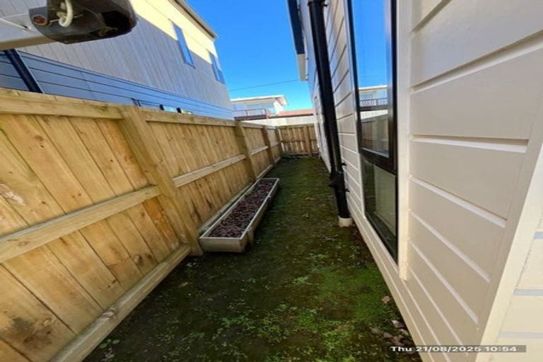 Photo of property in 10/241 Don Buck Road, Massey, Auckland, 0614