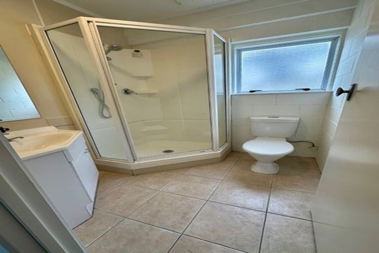 Photo of property in 1/23 Waitemata Road, Hauraki, Auckland, 0622