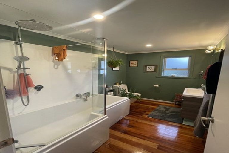 Photo of property in 12 Standish Street, Inglewood, 4330