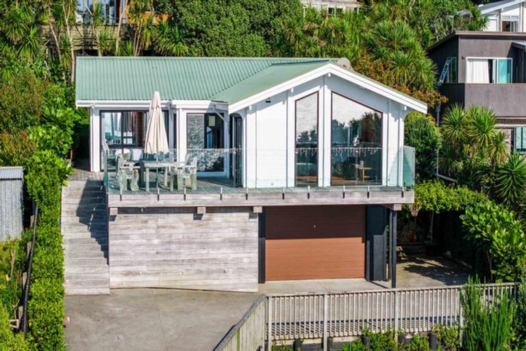 Photo of property in 3 Edwin Mitchelson Road, Muriwai, Waimauku, 0881
