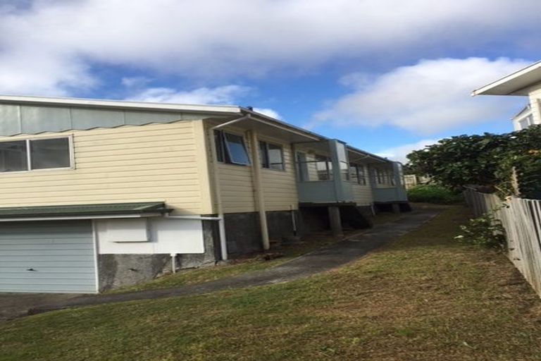 Photo of property in 24a Fitzpatrick Street, Newlands, Wellington, 6037