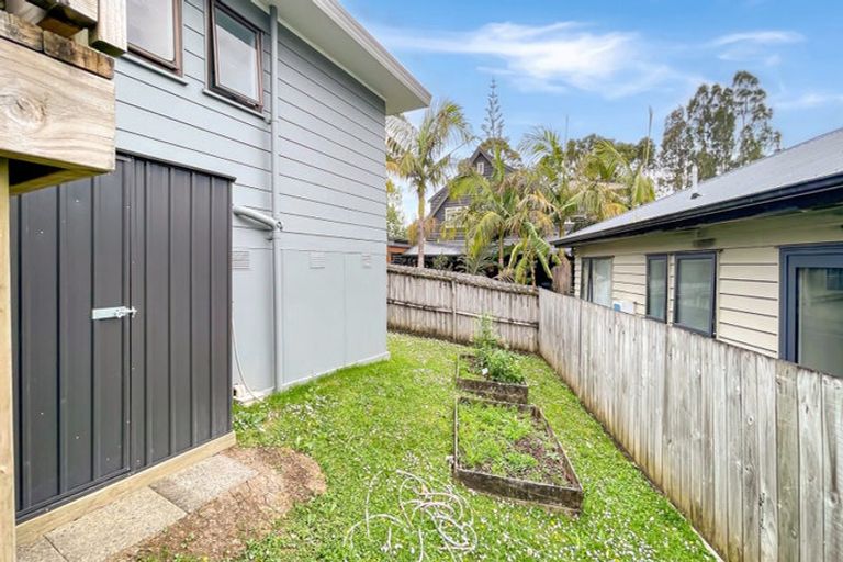 Photo of property in 7 Angeline Place, Massey, Auckland, 0614