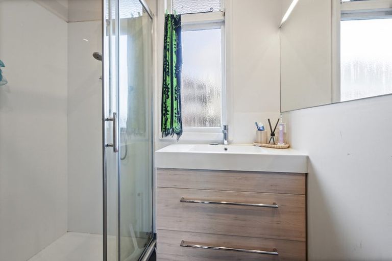 Photo of property in 33 Tower Street, Hornby, Christchurch, 8042