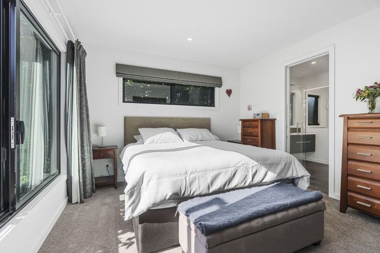 Photo of property in 2 Burgundy Drive, Martinborough, 5711