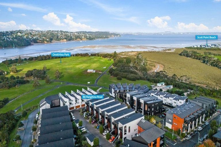 Photo of property in 86 Rangihina Road, Hobsonville, Auckland, 0616