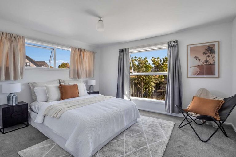 Photo of property in 12 Delaware Crescent, Russley, Christchurch, 8042