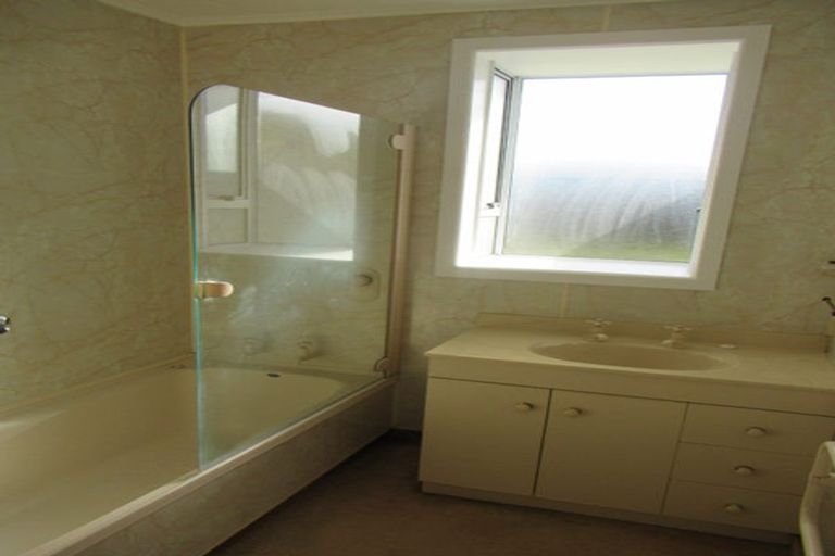 Photo of property in 13 Charles Street, Clouston Park, Upper Hutt, 5018