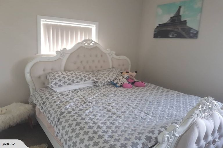 Photo of property in 80a Henwood Road, Paraite, New Plymouth, 4372