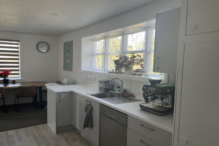 Photo of property in 2 Grosvenor Street, Redwood, Christchurch, 8051