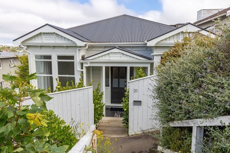 Photo of property in 31 Apuka Street, Brooklyn, Wellington, 6021