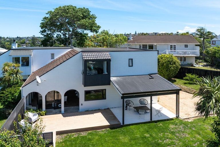 Photo of property in 2/26 Salem Place, Torbay, Auckland, 0630