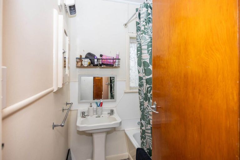 Photo of property in 77 Fox Street, Hamilton East, Hamilton, 3216