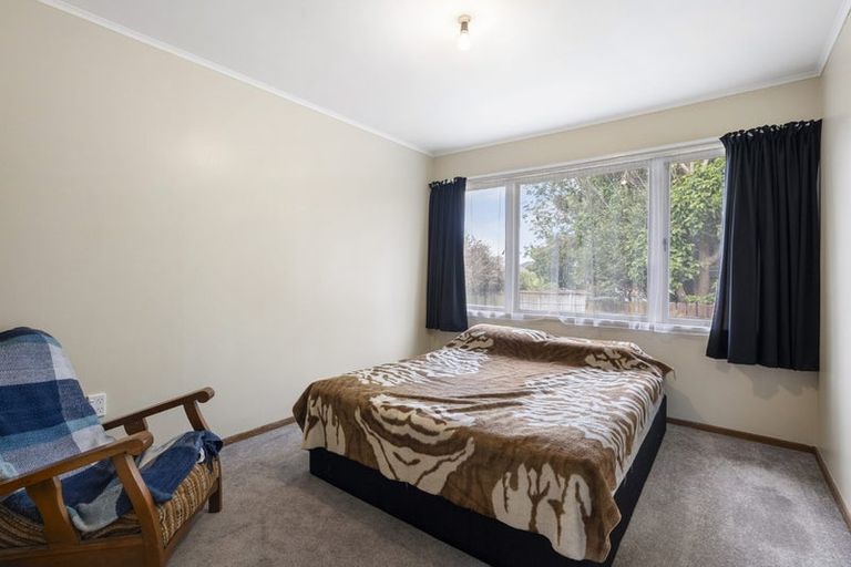 Photo of property in 1/7 Rewarewa Road, Te Atatu Peninsula, Auckland, 0610