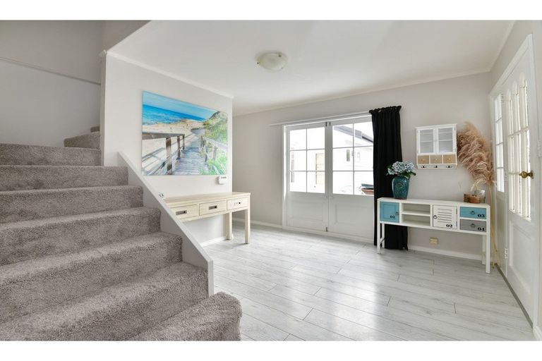 Photo of property in 11a Milton Road, Orewa, 0931