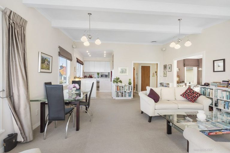 Photo of property in 47 Harbour View Road, Northland, Wellington, 6012