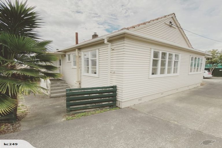 Photo of property in 45 Margan Avenue, New Lynn, Auckland, 0600