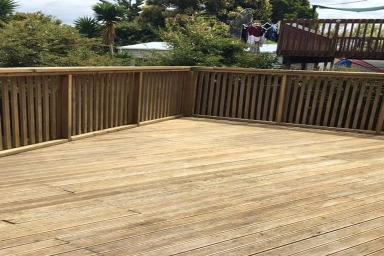 Photo of property in 26 Miltonia Avenue, Te Atatu South, Auckland, 0610