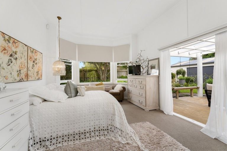 Photo of property in 2 Gleeson Road, Manakau, Levin, 5573