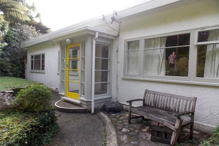 Photo of property in 70 Chamberlain Road, Karori, Wellington, 6012