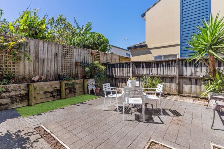 Photo of property in 2b Hall Avenue, Mangere, Auckland, 2022